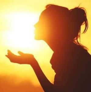 💛🤍OFFERS WELCOME!!🤍💛